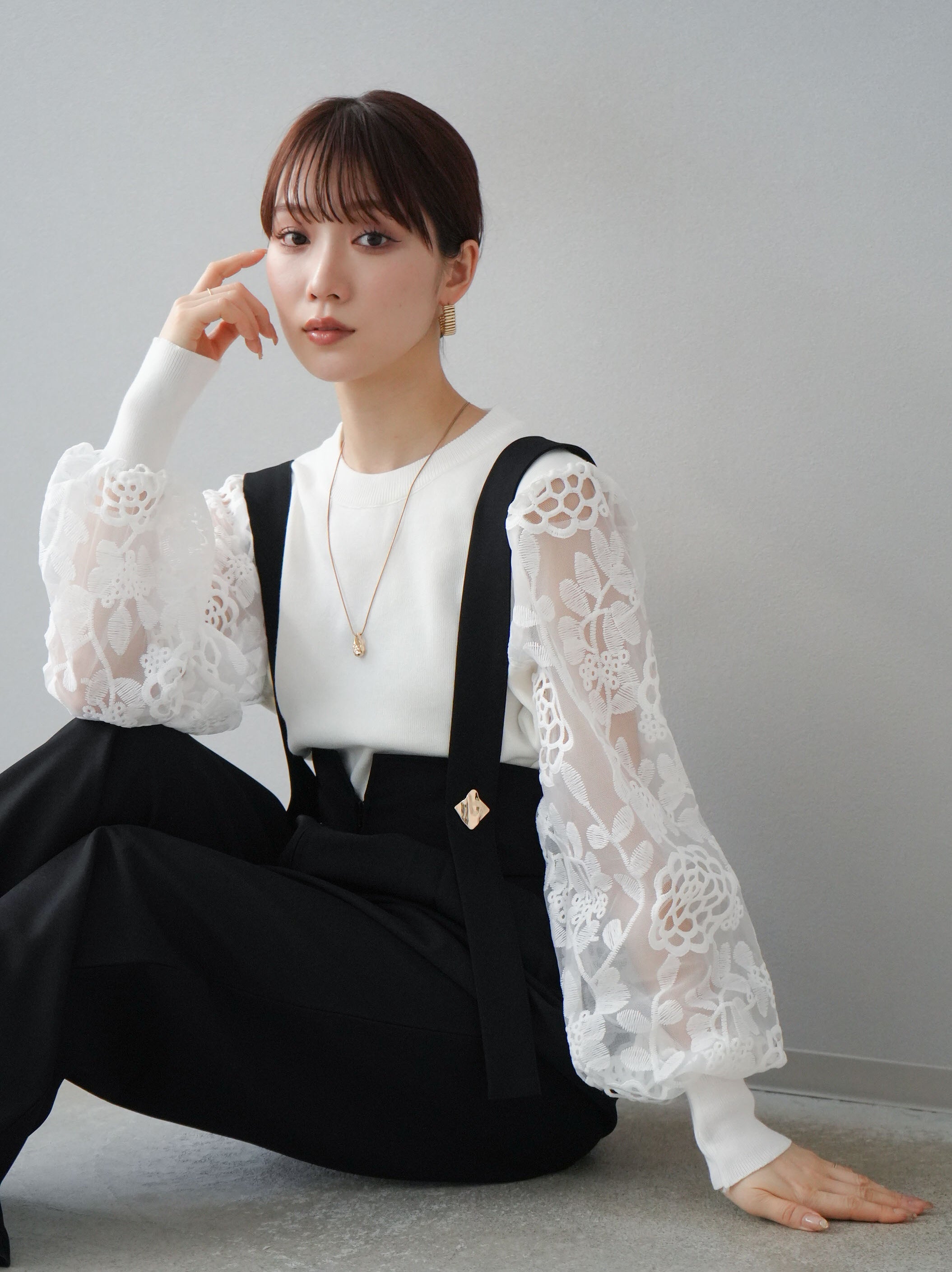 予約]レーススリーブニットプルオーバー/アイボリー – Lumier