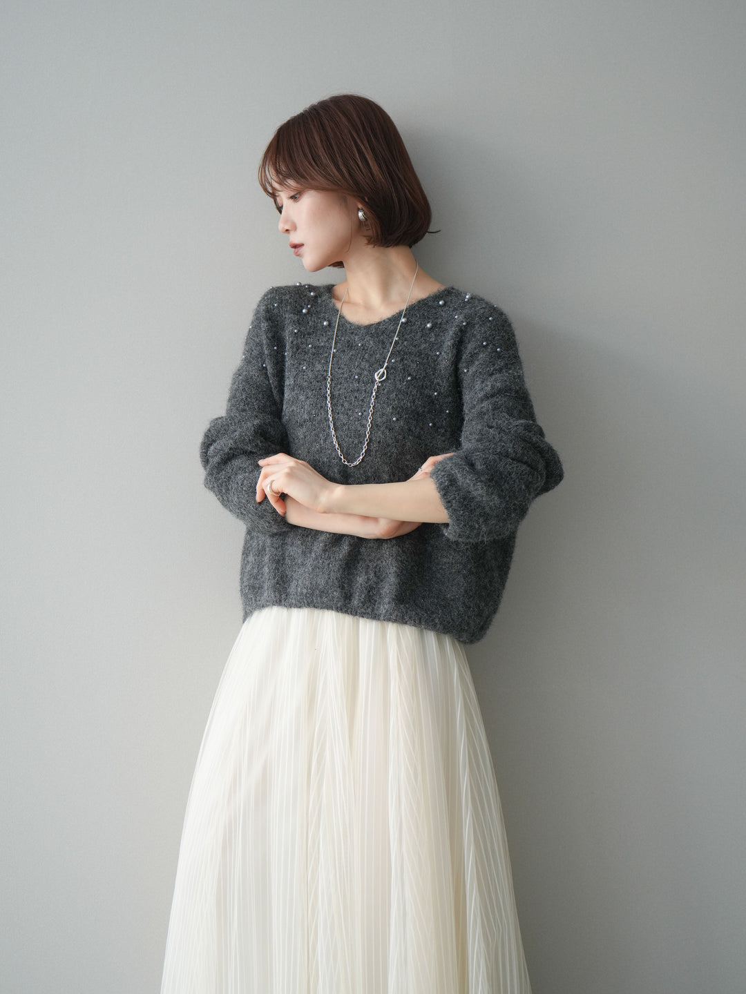 [予約]パール×ビジューVネックニットプルオーバー/gray