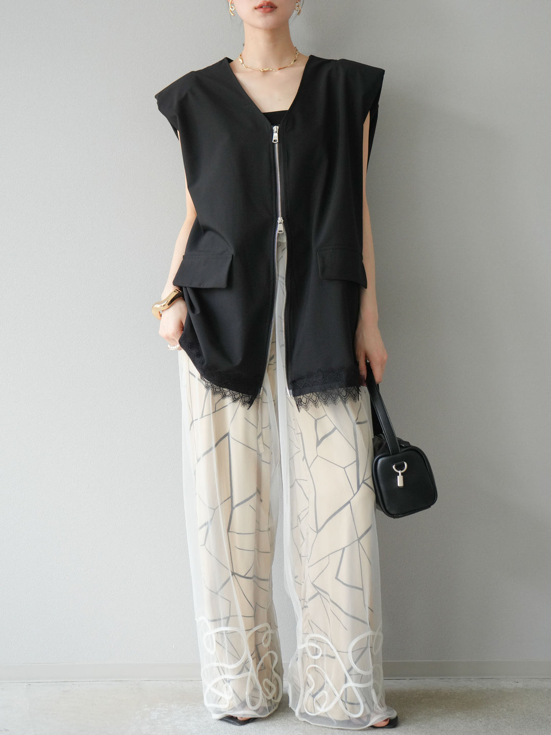 [預購] 雙拉鍊蕾絲下擺背心/黑色