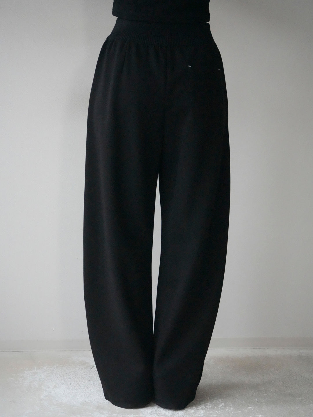 [予約]ステッチデザインウエストリブニットスエットパンツ/black