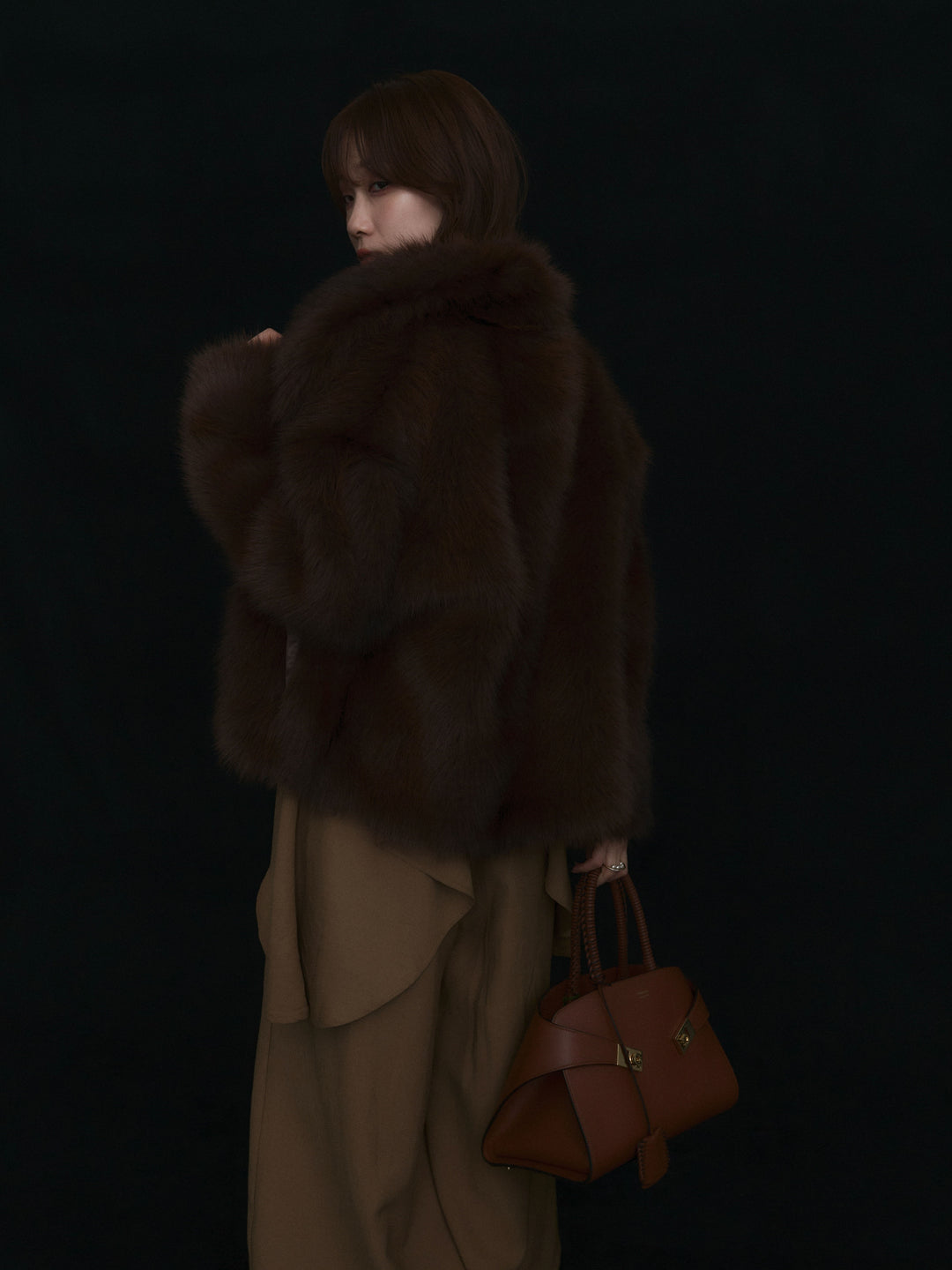 【Allure】[SET]ぺプラムベアトップス＆ワイドパンツSET UP+フェイクファービックカラージャケット(2set)