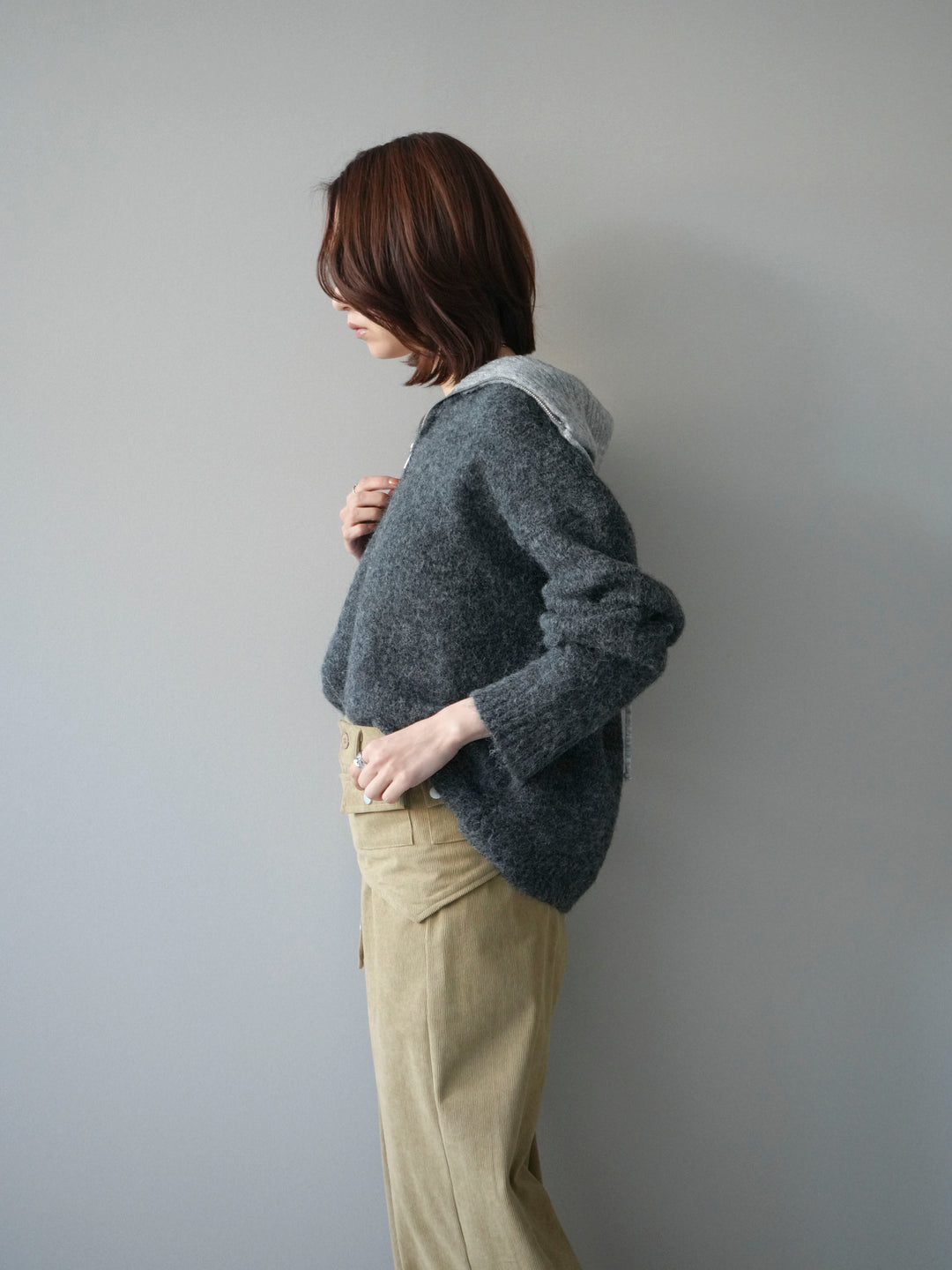 [予約]バイカラージップニットプルオーバー/charcoal