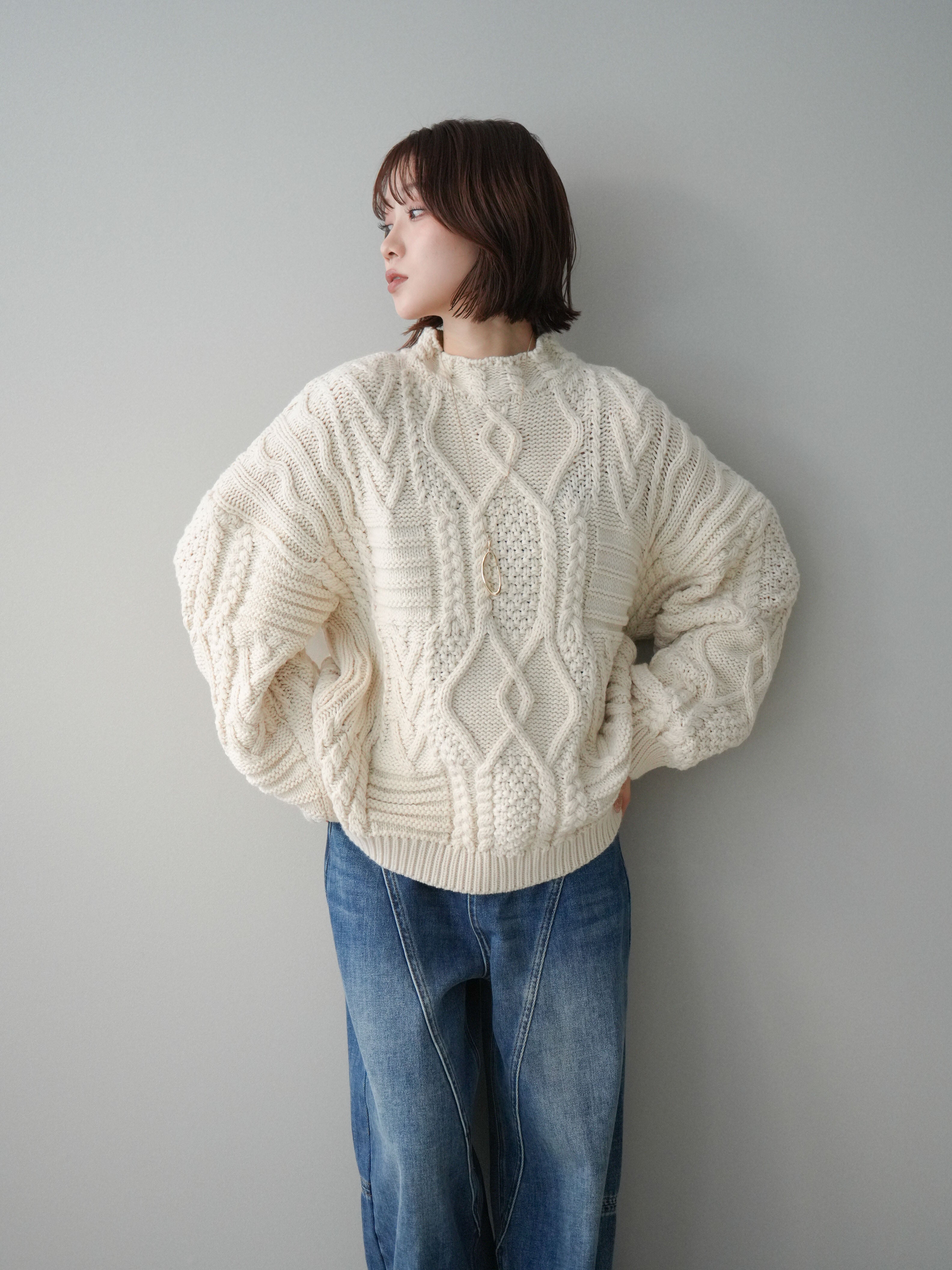 miniケーブルスキッパーフーディーニット　オフホワイト 予約]ケーブル編みモックネックニットプルオーバー/ivory – Lumier