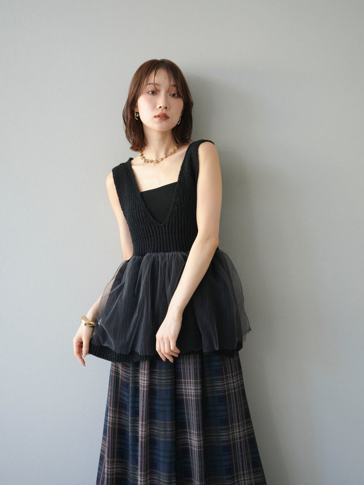 [予約]チュールレイヤードペプラムニットベスト/ブラック