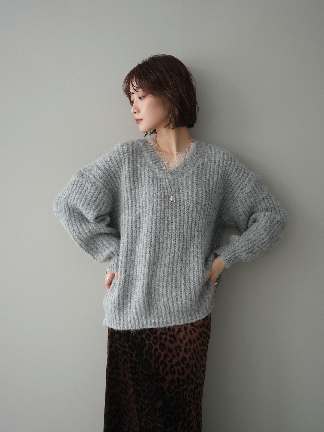 [予約]Vネックレースニットプルオーバー/gray