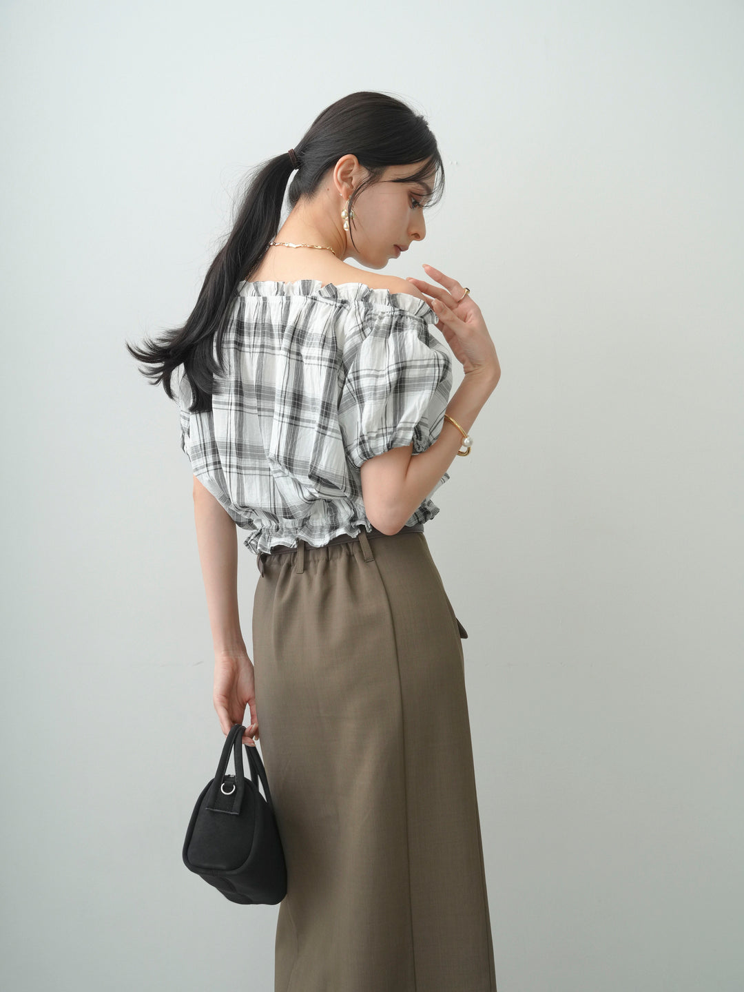 [SET]チェックギャザーオフショルトップス+クレープデシンフラップ付きストレートスカート(2set)