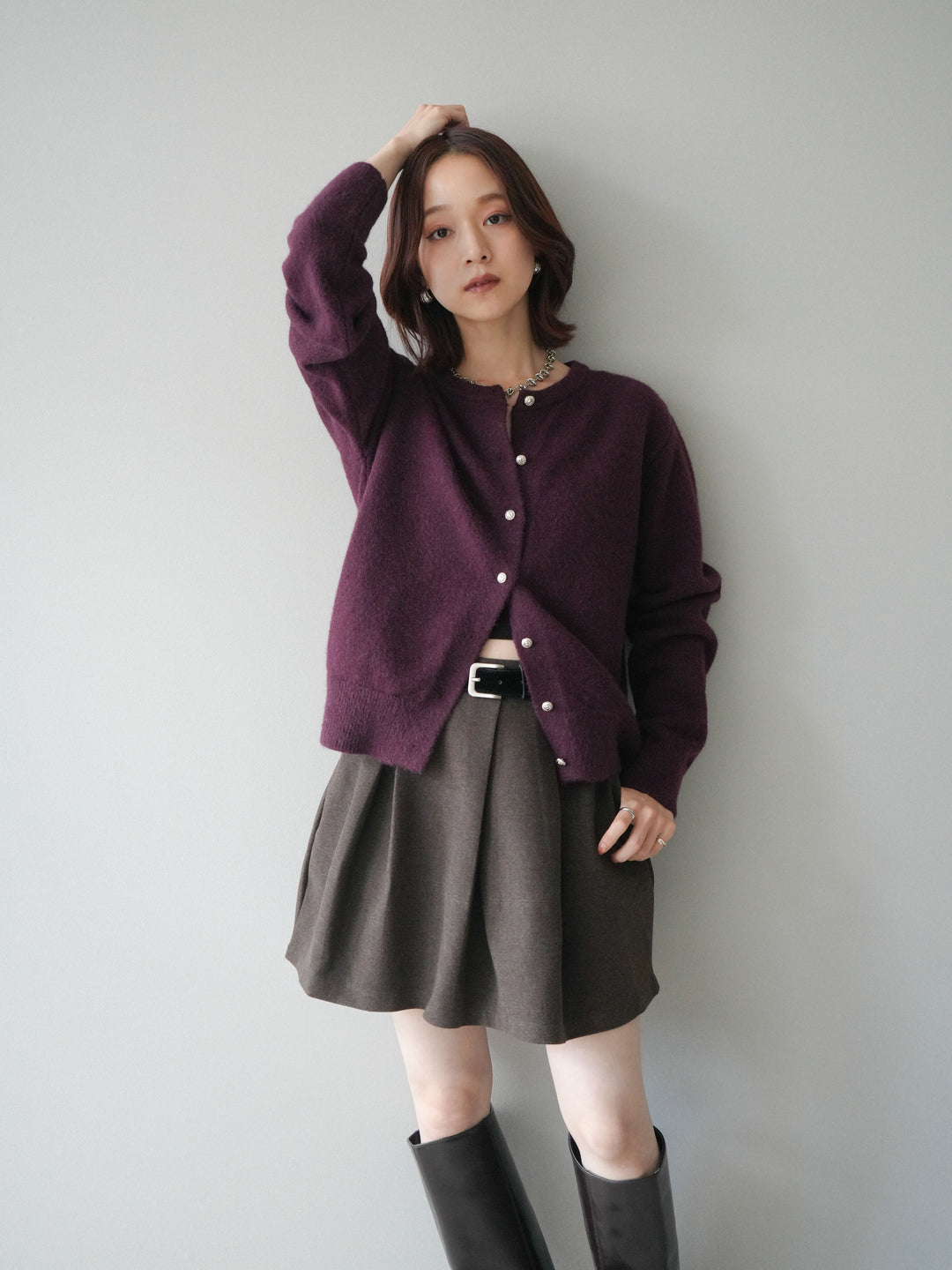 [SET]アンティークボタンニットカーディガン+ベルト付きタックミニスカート(2set)