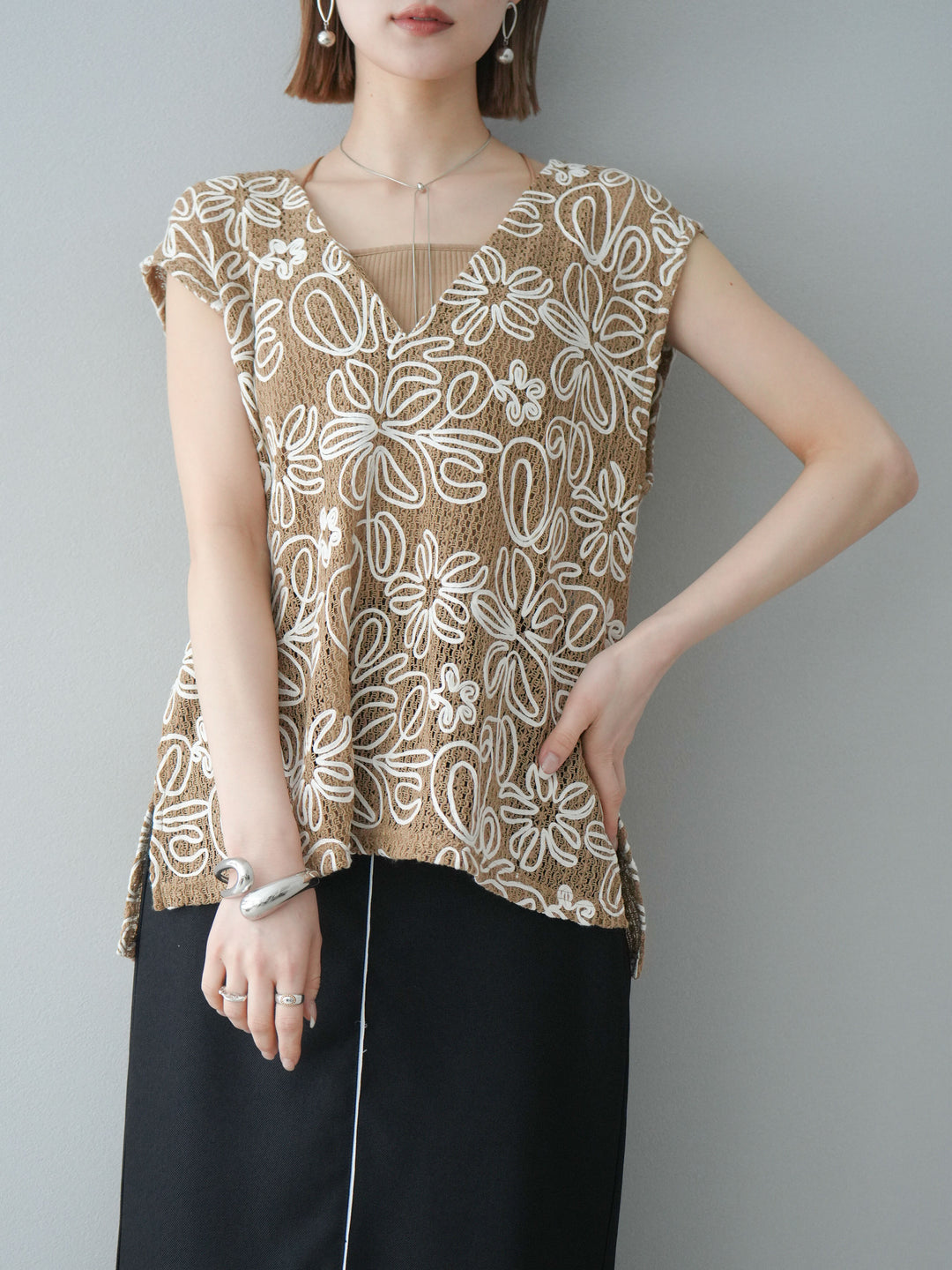 [予約]メッシュコード刺繍ベスト/ベージュ