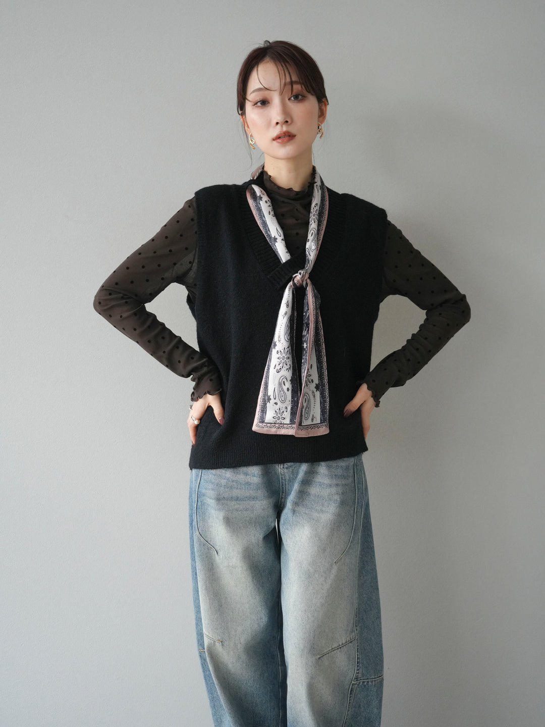 [予約]スカーフ付きニットベスト/black