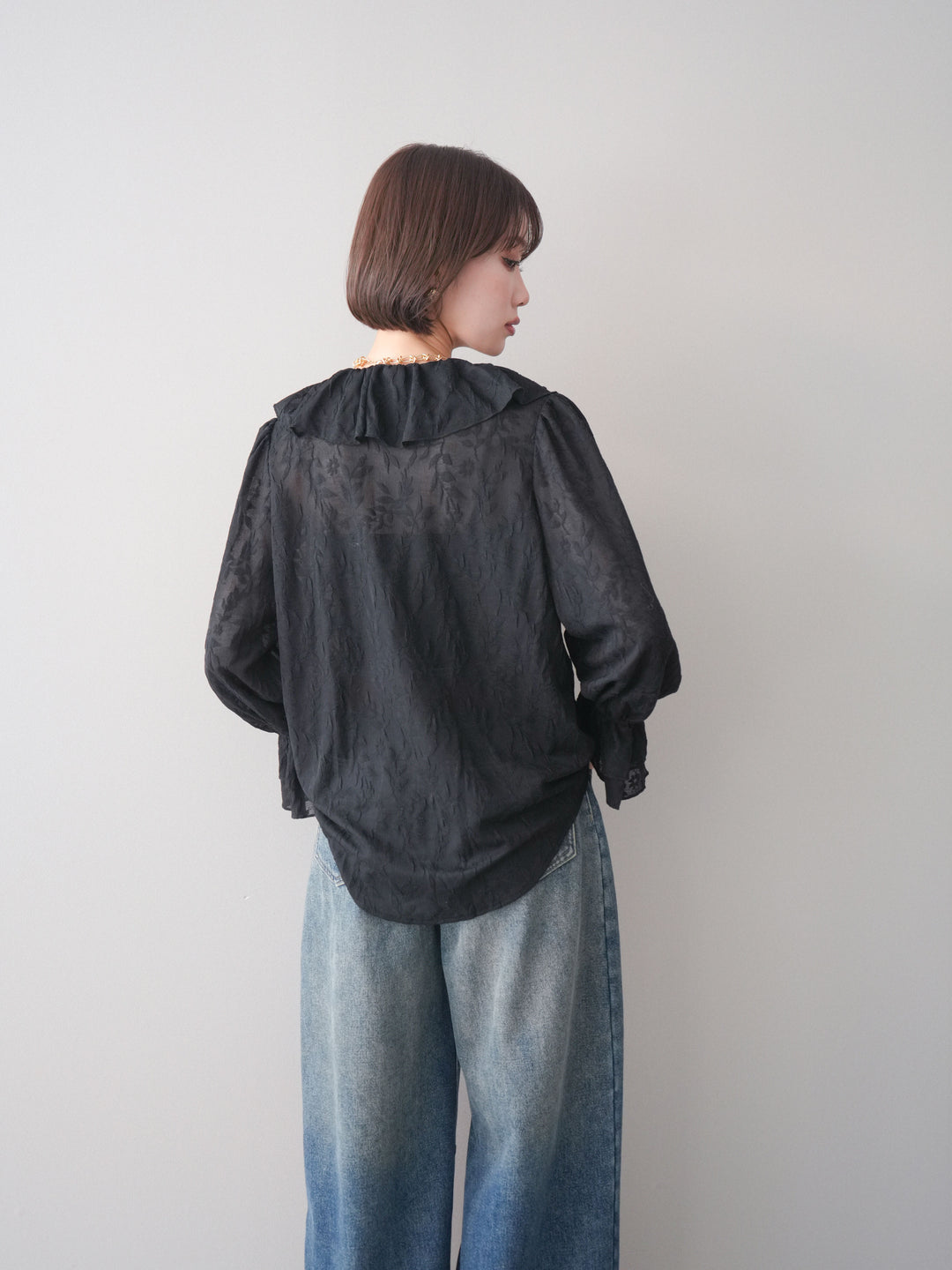 [予約]ラッフルレーススリットブラウス/black