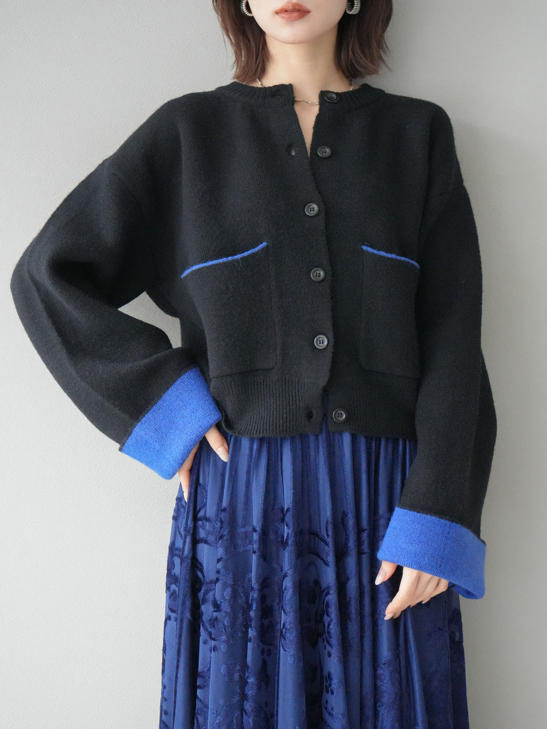 [SET]バイカラーオーバーニットカーディガン+アンティーク柄フロッキーマキシスカート(2set)