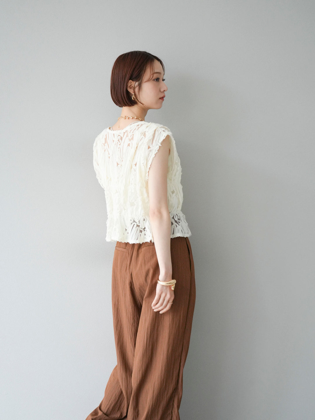 [SET] 提花蕾絲蝴蝶結上衣+麻質下擺迴力寬褲（2件套）