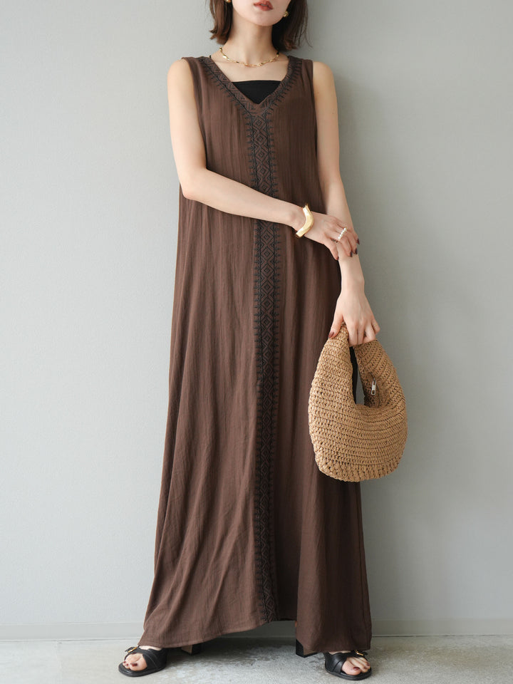 [予約]刺繍Vネックワンピース/ブラウン