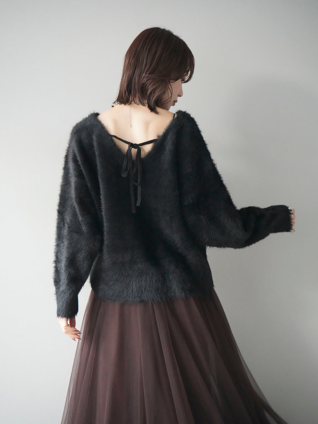 [予約]バックリボンVネックシャギーニットプルオーバー/black