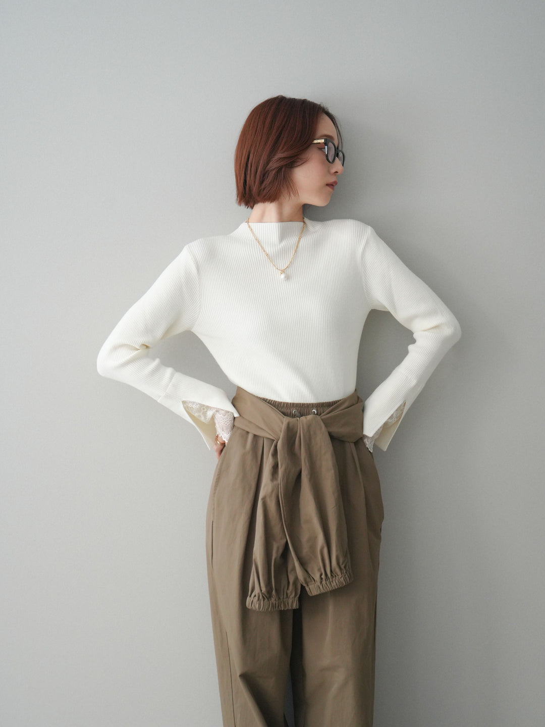 [SET]袖スカラップレースオフネックニットトップス+ウエスト巻きデザインドロストコットンナイロンパンツ(2set)