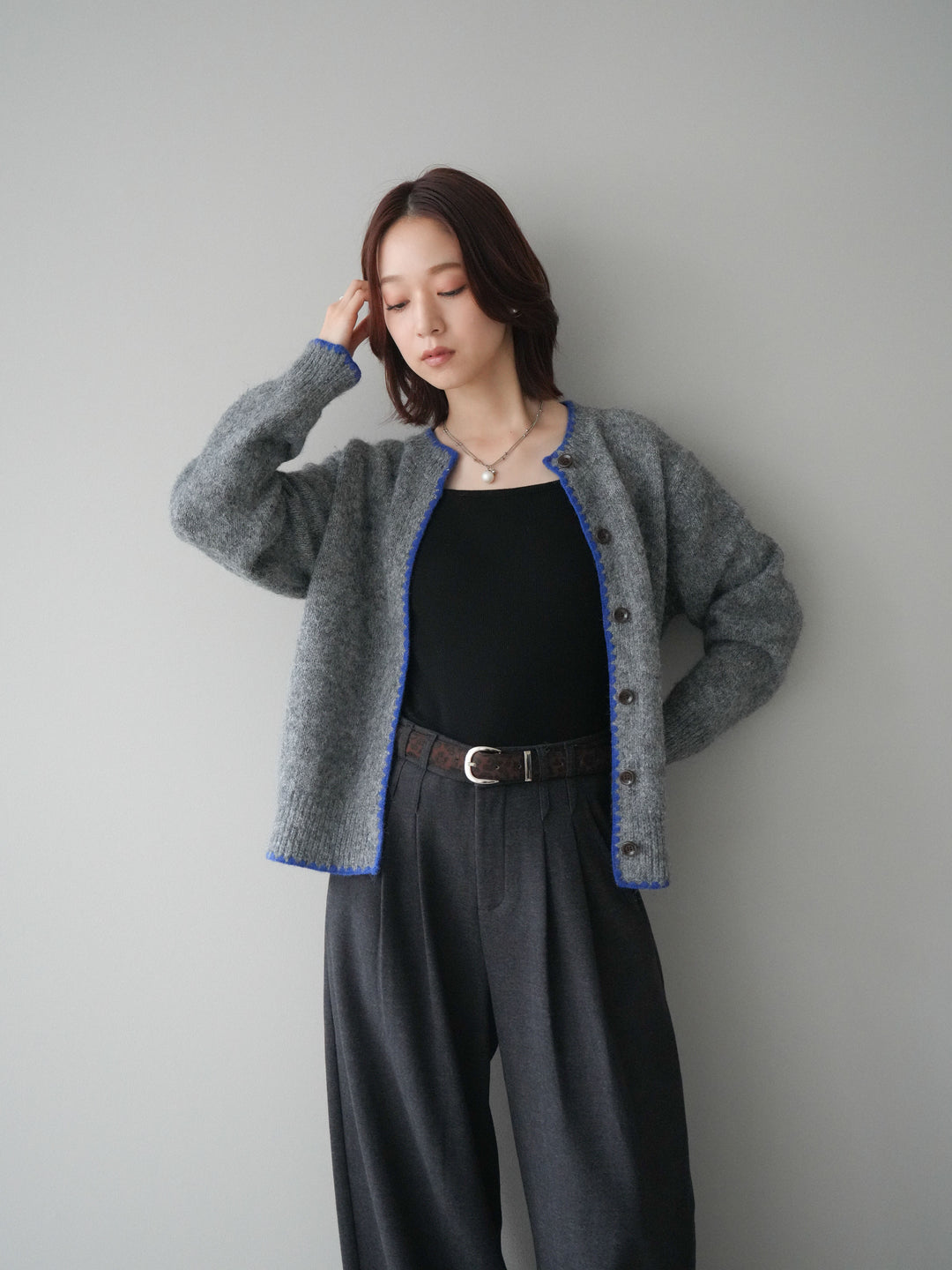 [SET]三角ステッチニットカーディガン+アニマル柄ベルト付きウールタッチワイドパンツ(2set)