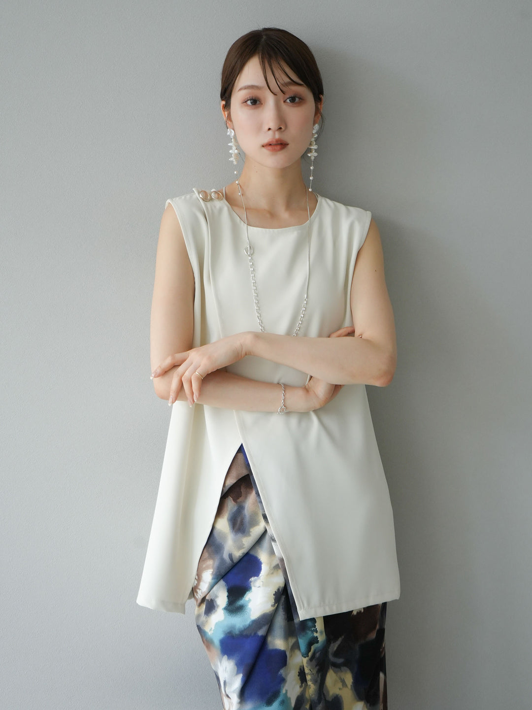 [SET] Layered design vest + watercolor print tuck I-line skirt (2set)