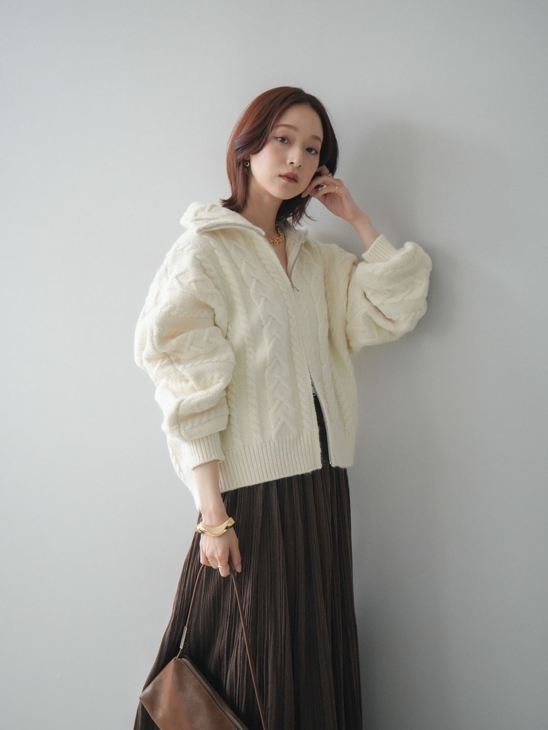 [SET]ケーブル編みハイネックZIPニットカーディガン+裾レーススウェードプリーツマキシスカート(2set)