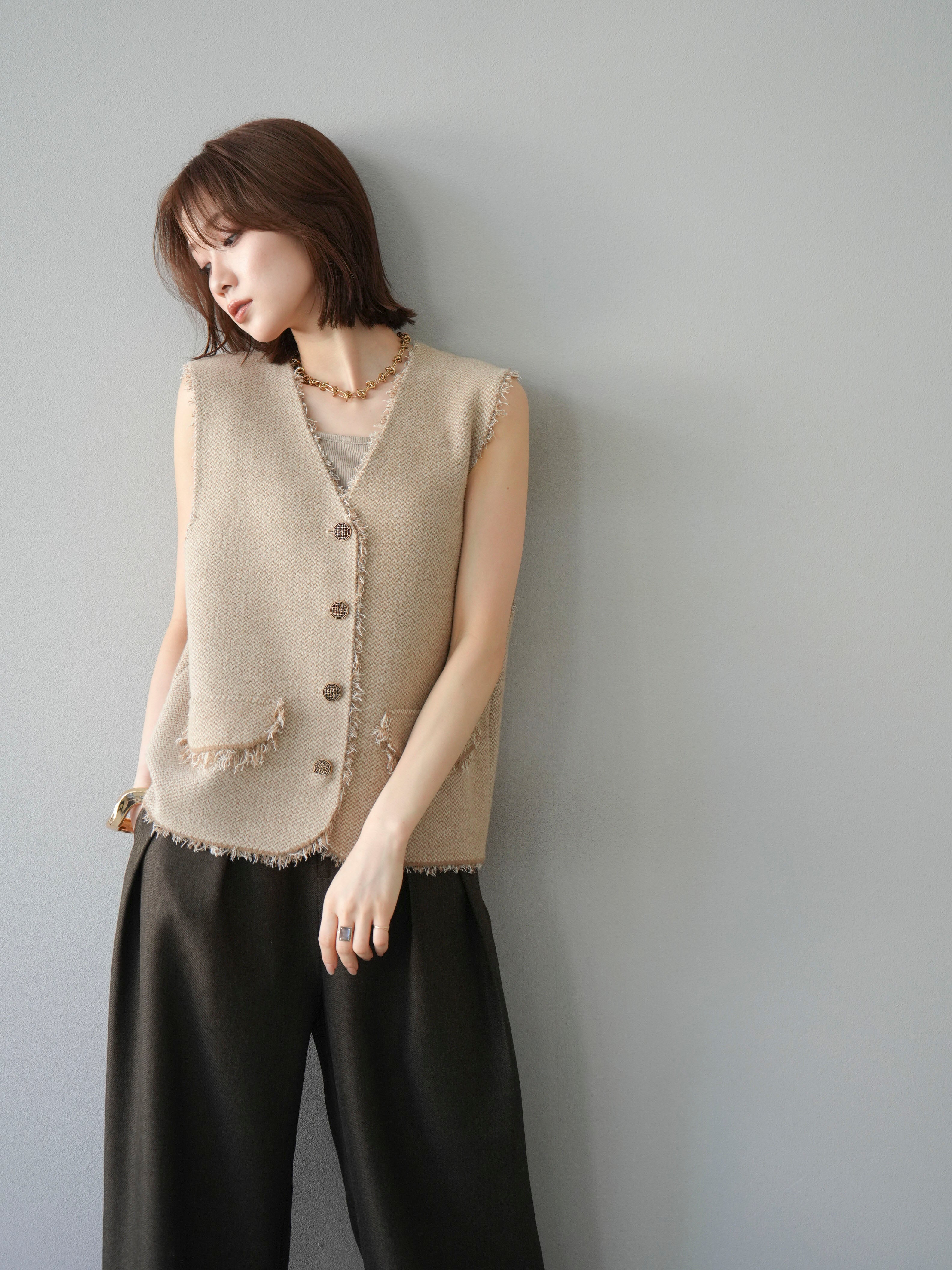 予約]ツイードライクフリンジニットベスト/ベージュ – Lumier