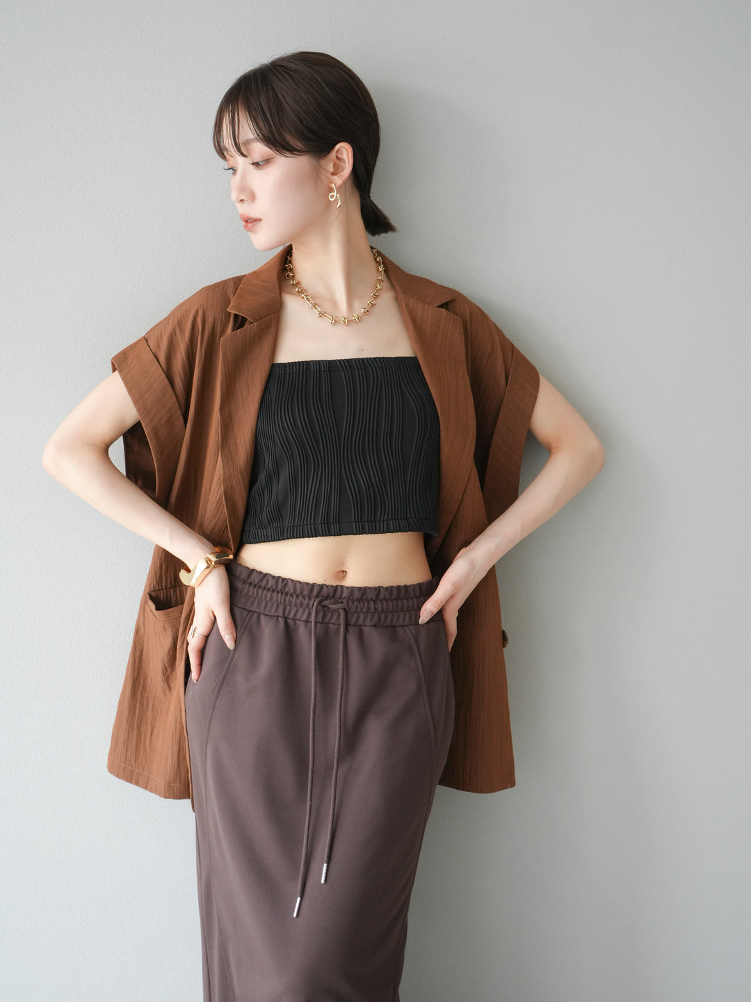 【預購】波浪滾邊杯裸色吊帶背心/黑色