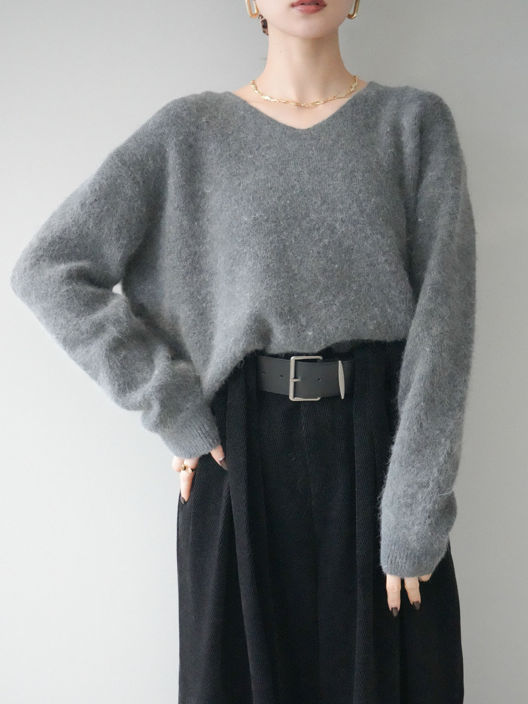 [SET]シュシュ付きアンゴラタッチVネックニットプルオーバー+選べるアクセセット(2set)