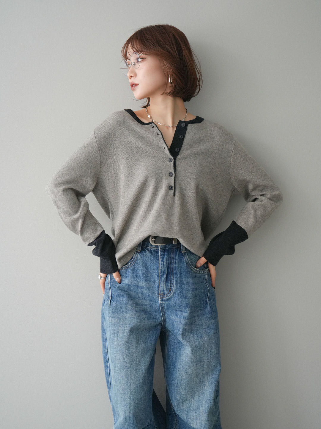 [SET]ヘンリーネック配色ニットソー+ベルト付3Dカーブワイドデニムパンツ(2set)