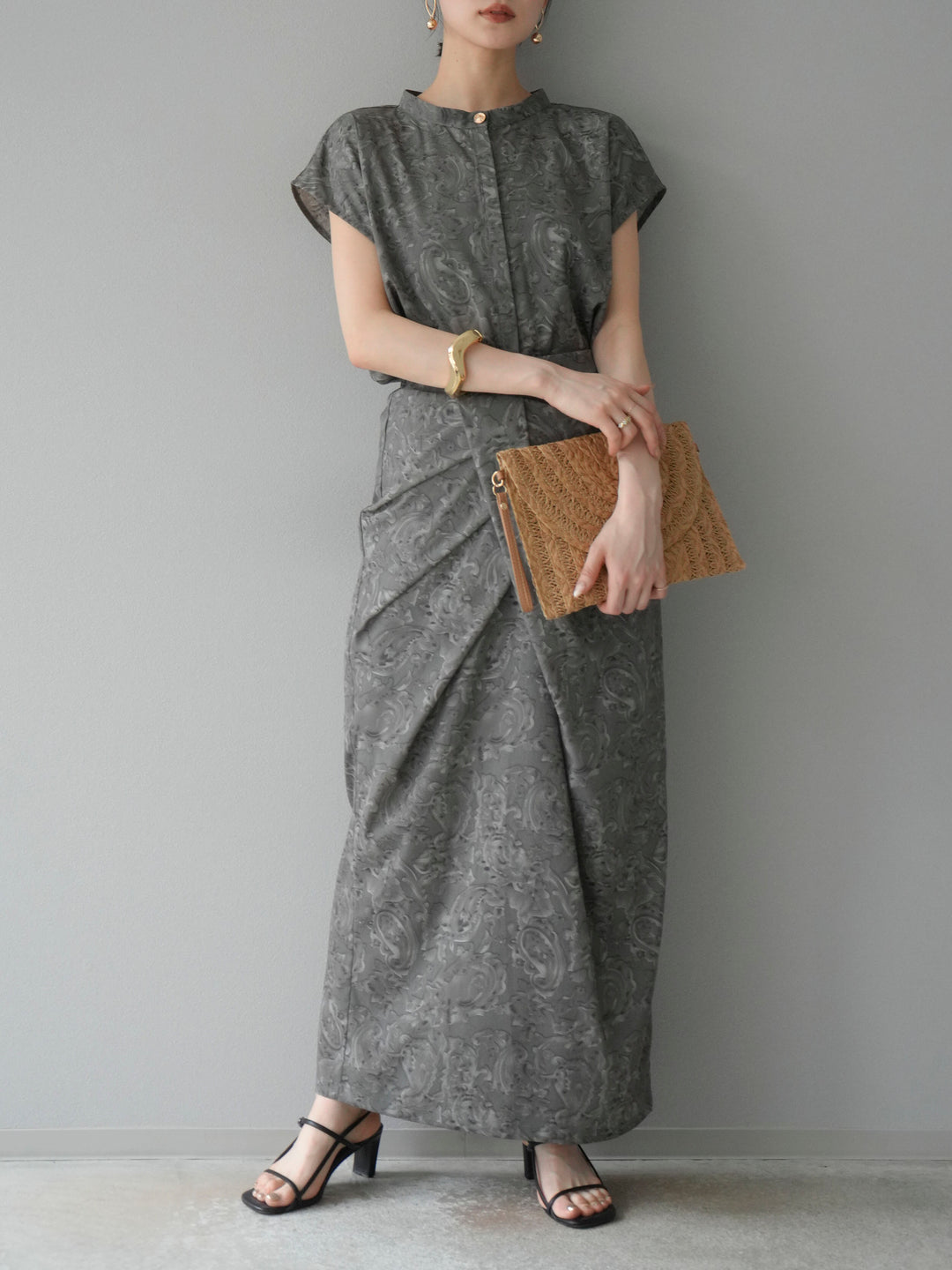 [予約]ペイズリープリントゴールドボタンブラウス/グレー