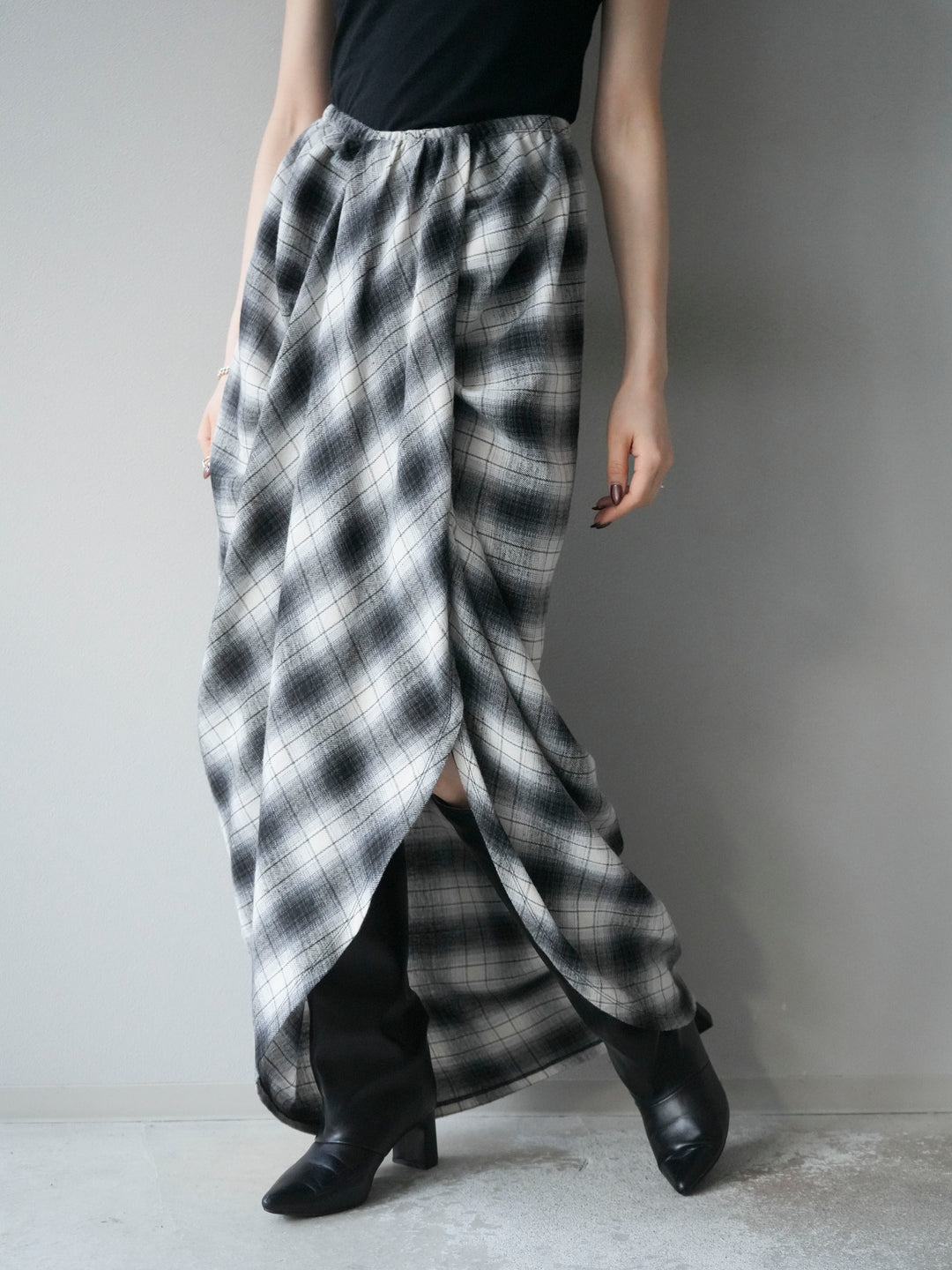 [予約]タックデザインチェックスカート/ホワイト×ブラック