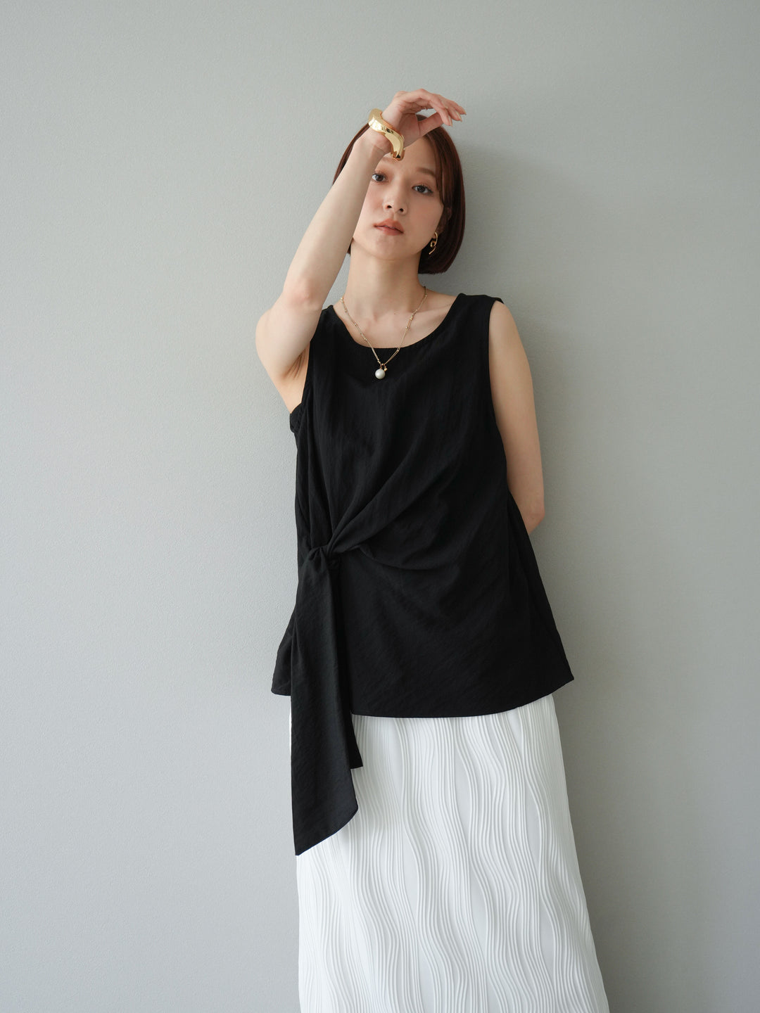 [SET] 前裹式無袖上衣+波浪滾邊緊身裙（2套）