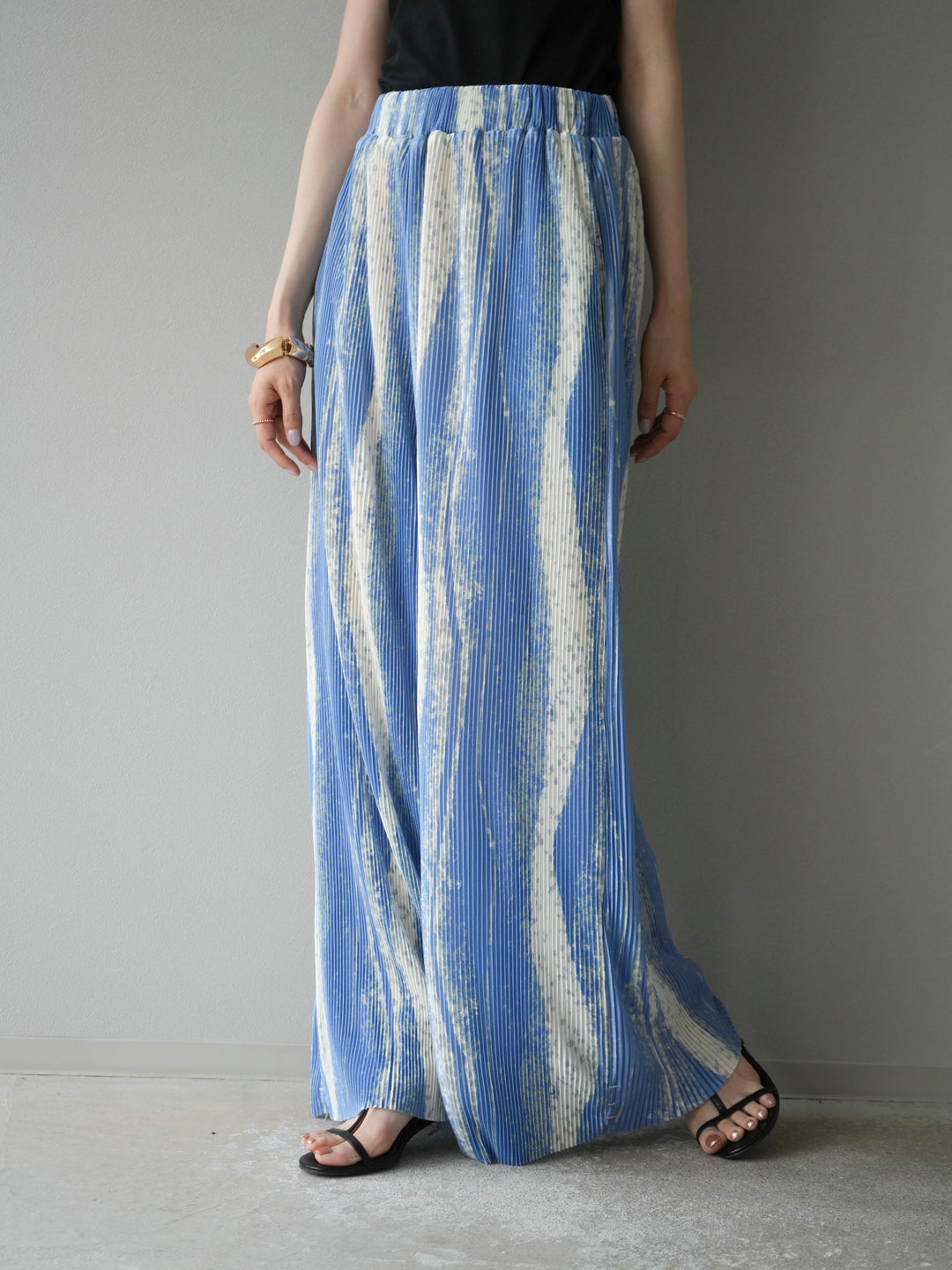[予約]ニュアンスプリーツワイドパンツ/ライトブルー