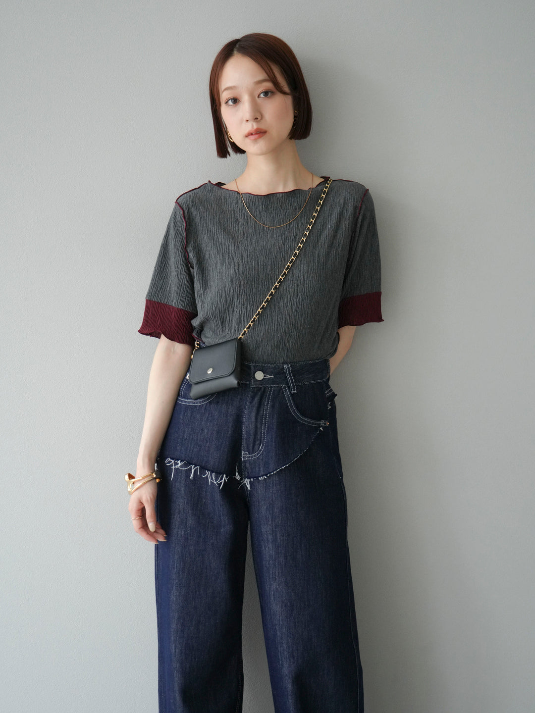 [SET] 百褶同色船領套頭衫 + 臀部設計牛仔褲（2 件組）