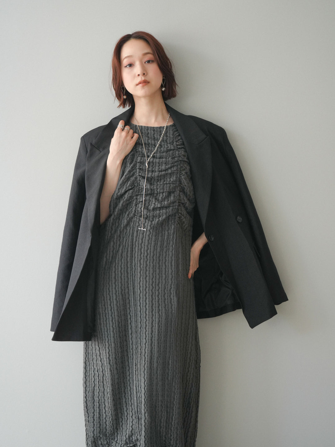 [SET]シャーリングジャガードノースリーブワンピース+エフォートレステイラードジャケット(2set)