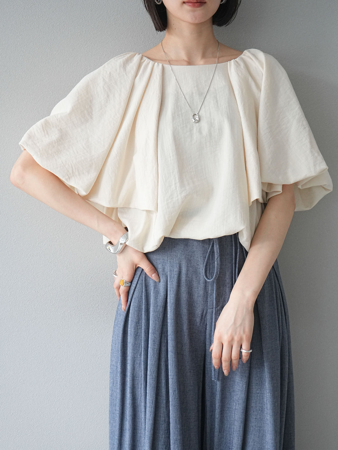 [予約]バルーンスリーブタックデザインブラウス/アイボリー