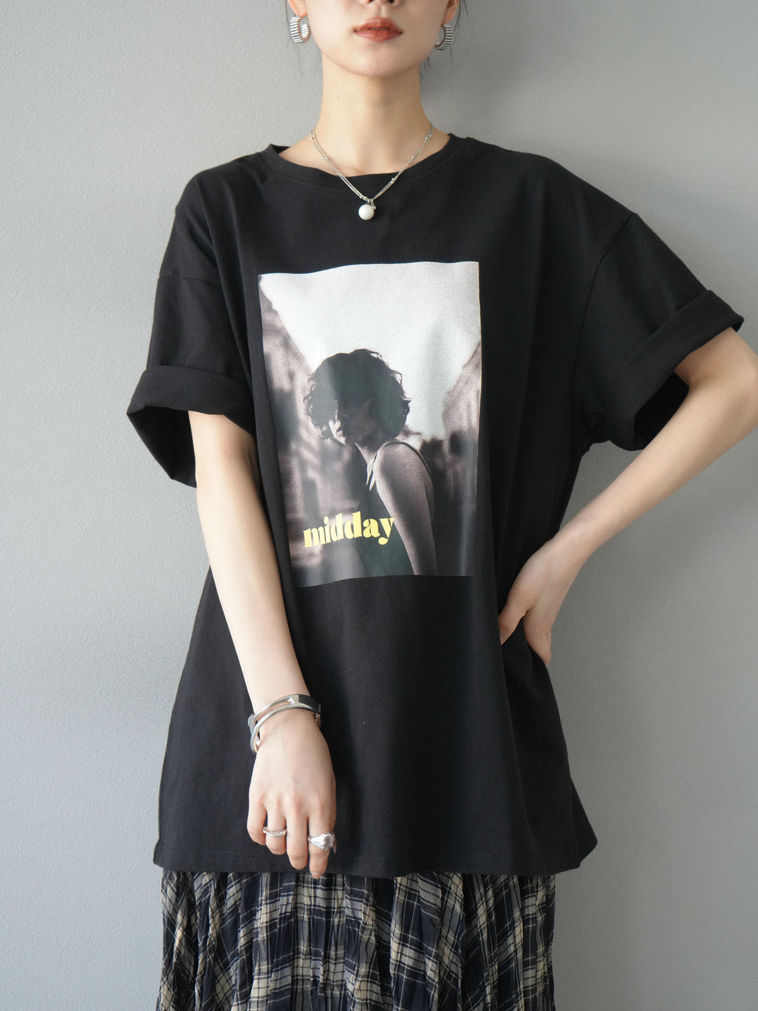 [SET]ネオンロゴフォトプリントBIG Tシャツ+シアーチェックアシンメトリーワッシャースカート(2set)