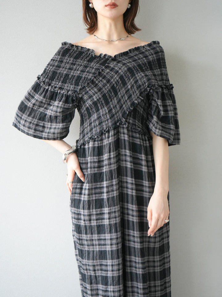 [予約]チェック柄ハーフスリーブシャーリングクロスサロペット/ブラック
