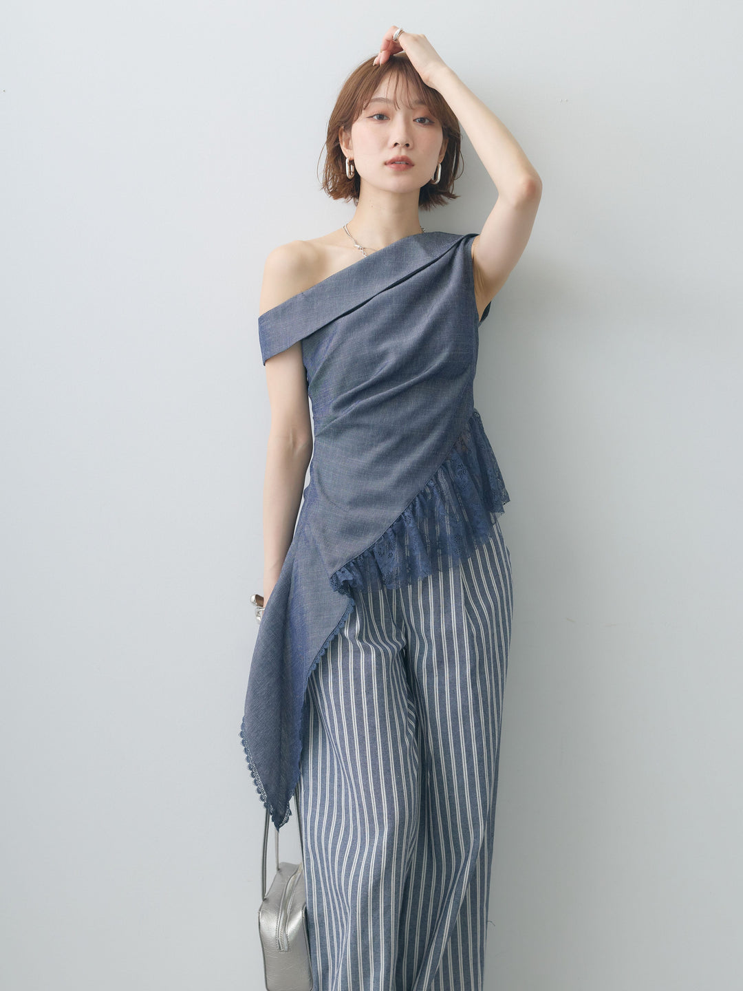 [SET]アシンメトリーラッフルレースヘムトップス+選べるアクセセット(2set)