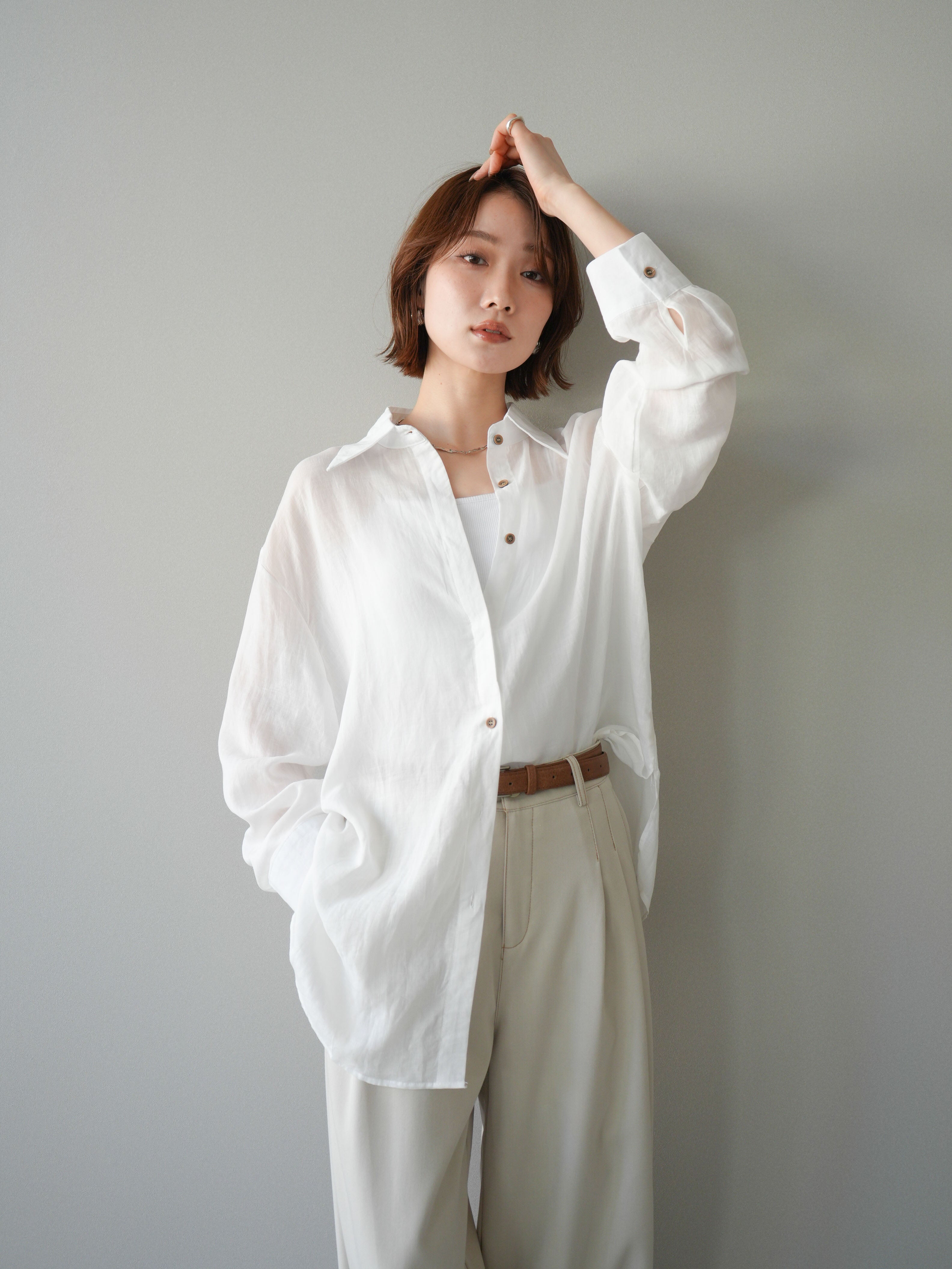 予約]バックオープンツイストシャツ/white – Lumier