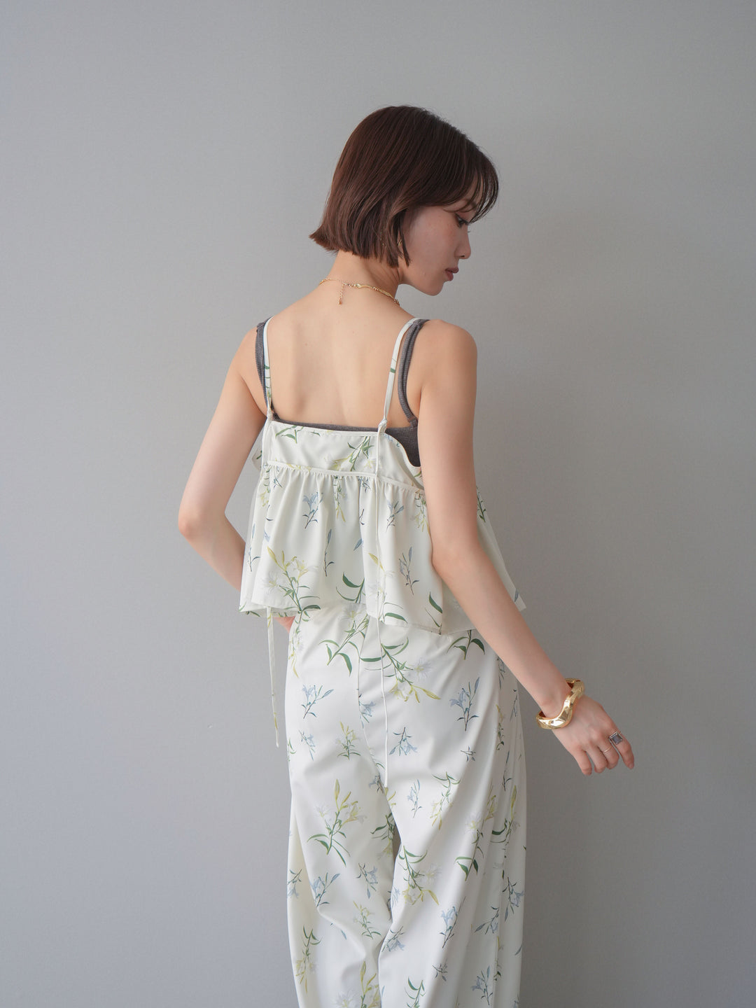 [SET]フラワープリントキャミソール+フラワープリントタックパンツ(2set)