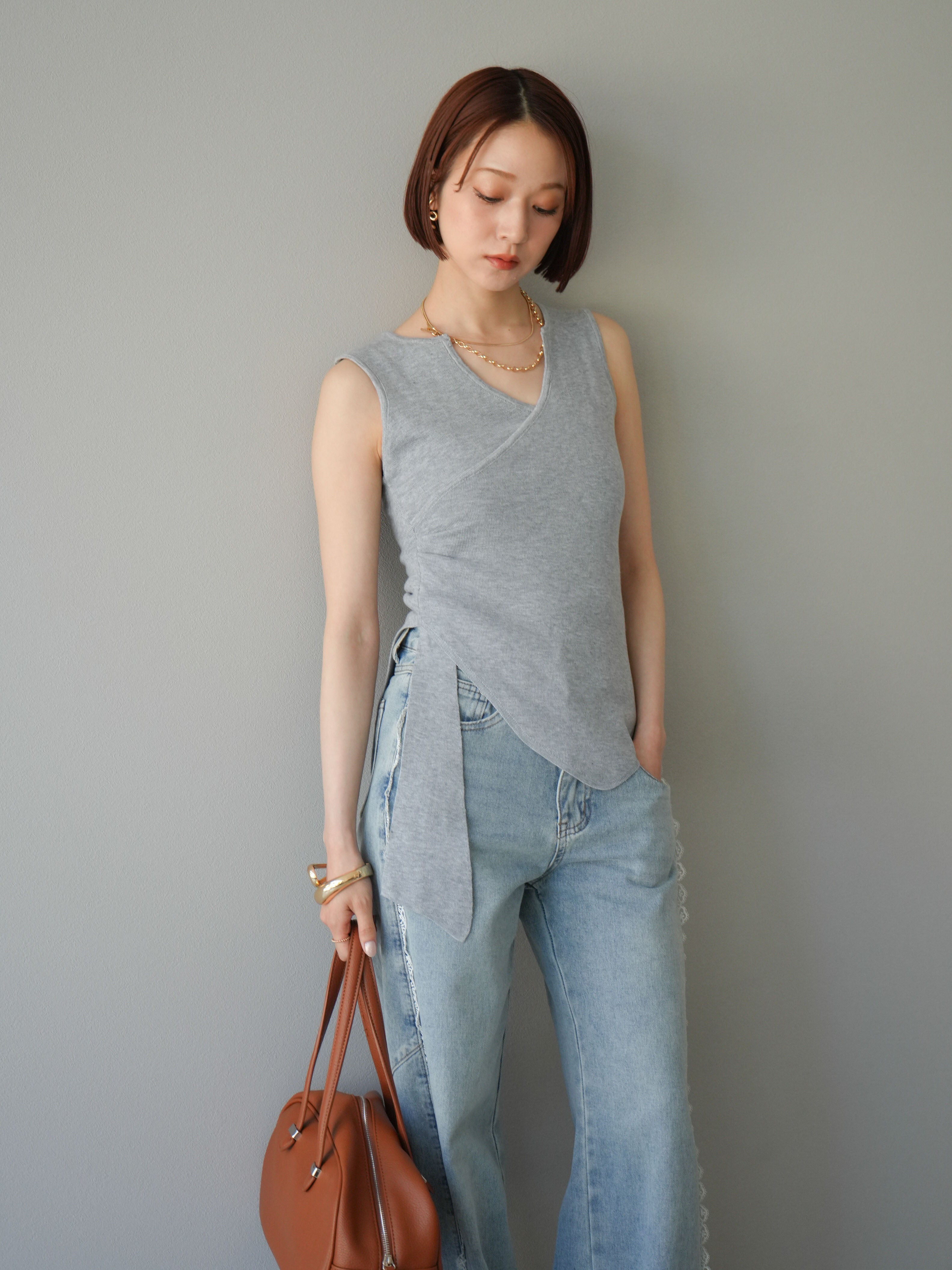 Kerry デニムノースリーブトップス SET]カシュクールノースリーブニットトップス+ラインレースデニム