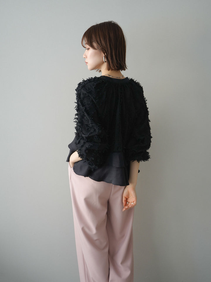 [予約]ジャガードぺプラムフリルブラウス/black