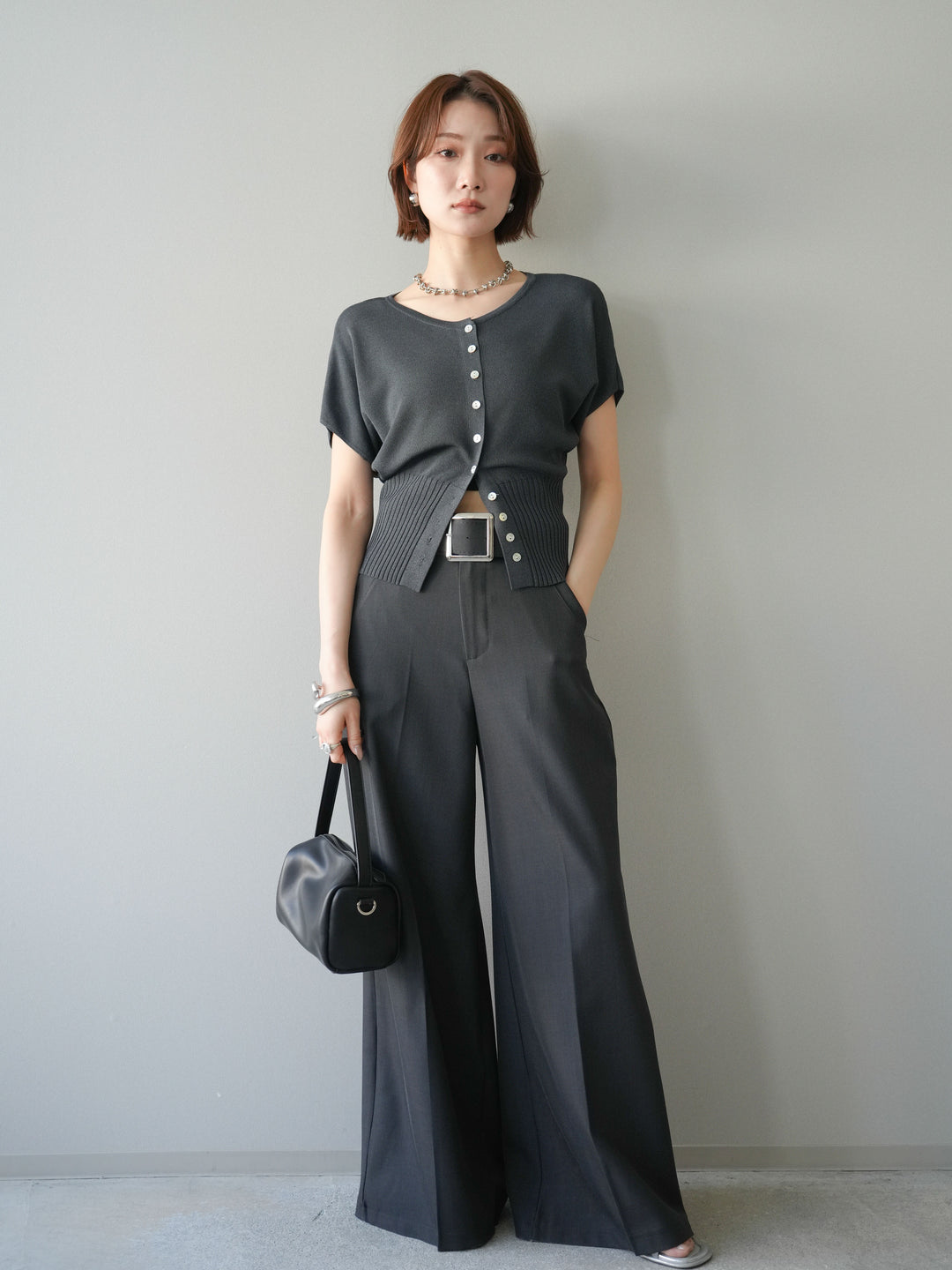 [予約]シルバーバックルドレープワイドスラックス/gray