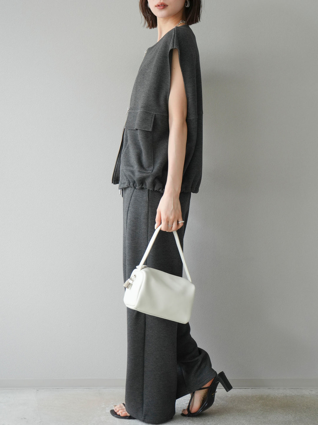 [預購] Light Punch Curve 褲子/炭灰色