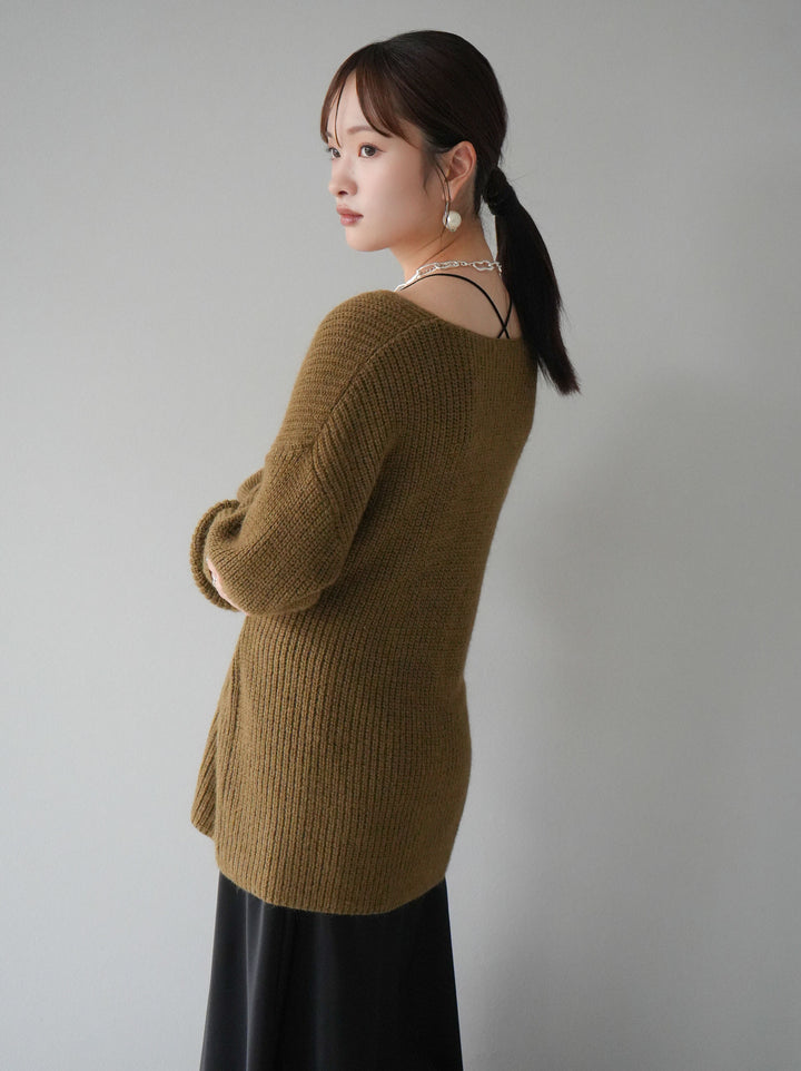 [予約]フロントスリットVネックニットプルオーバー/カーキ