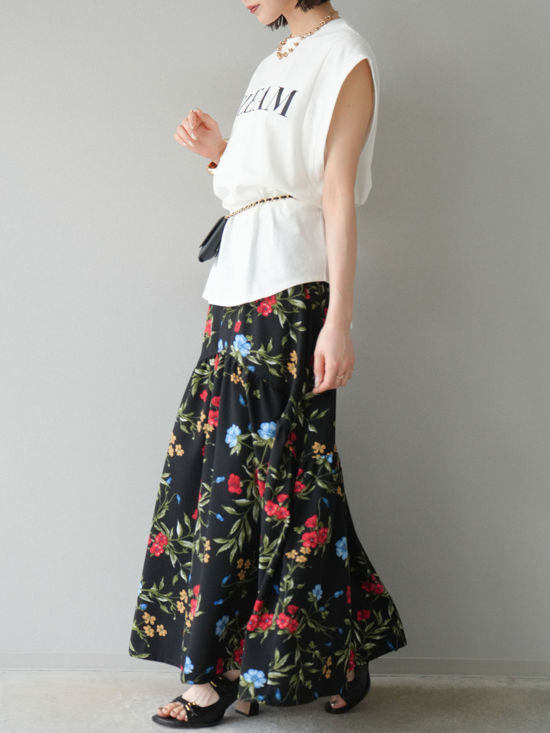 [予約]ボタニカル柄ティアードスカート/ブラック