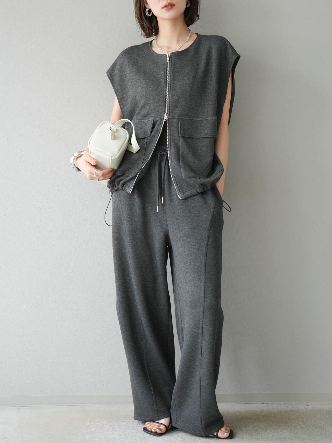 [預購] Light Punch Curve 褲子/炭灰色