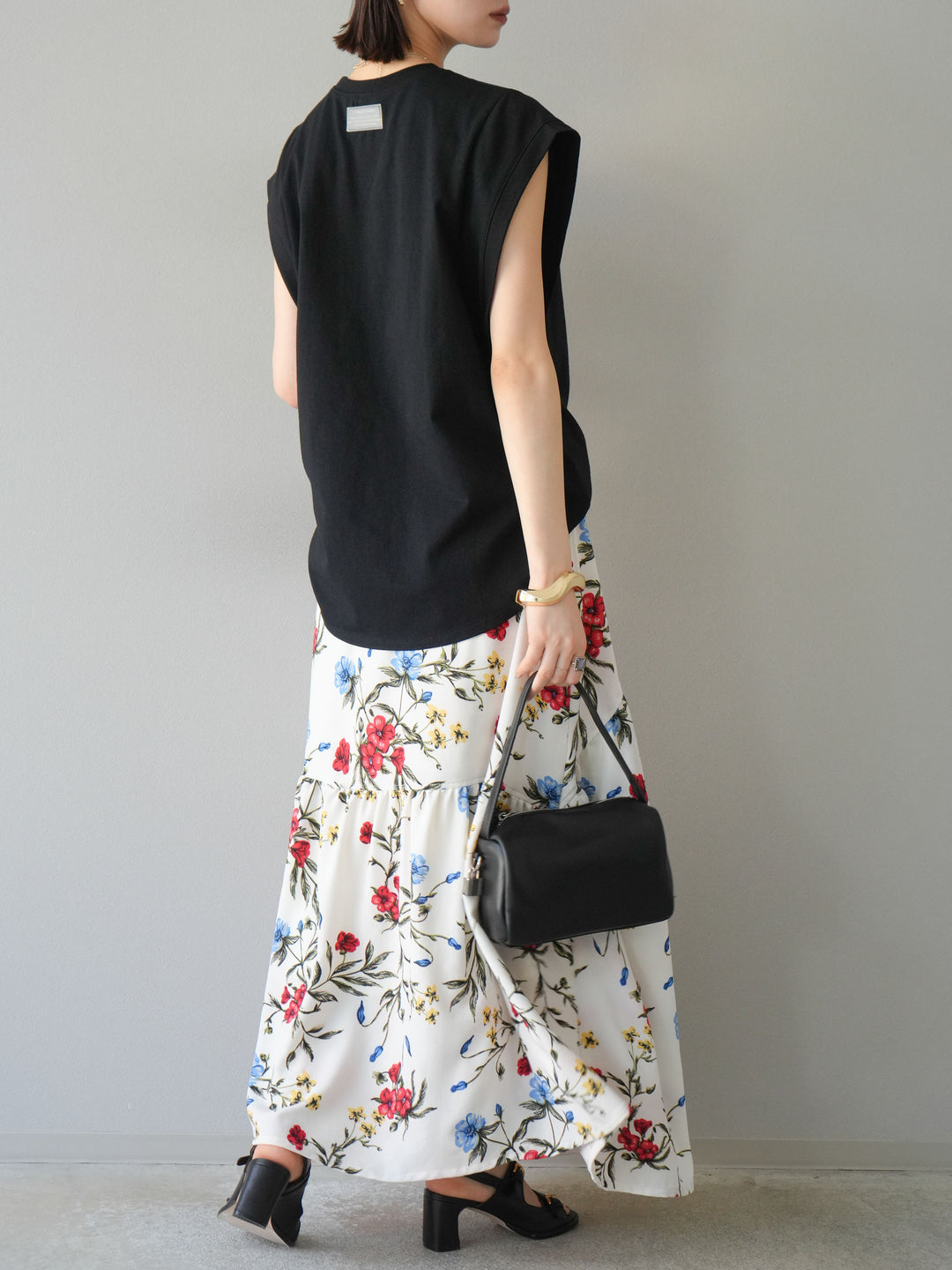 [予約]ボタニカル柄ティアードスカート/オフホワイト