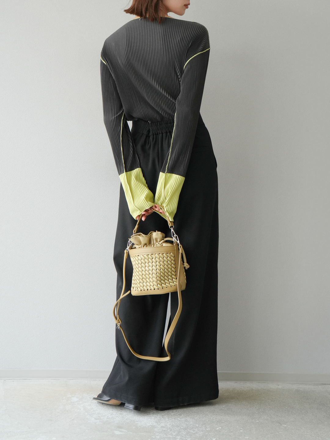 [予約]バイカラープリーツトップス/チャコール