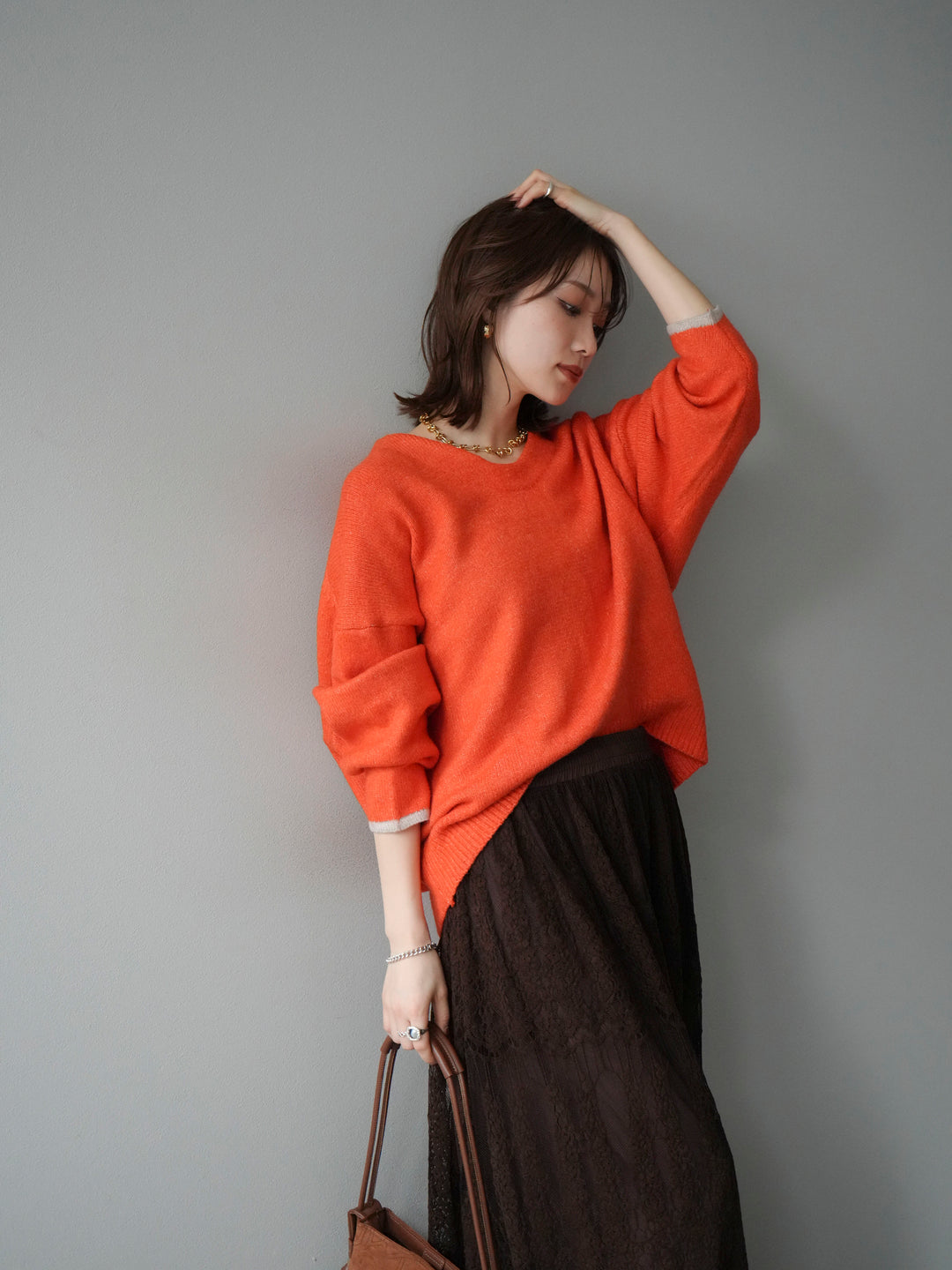 [SET]Vネック配色スリーブニットプルオーバー+選べるアクセセット(2set)