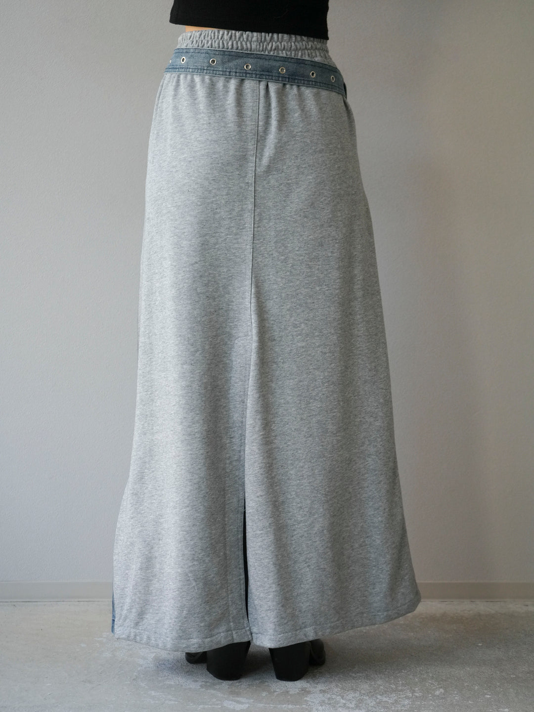 [予約]デザインベルトデニムドッキングスウェットスカート/グレー