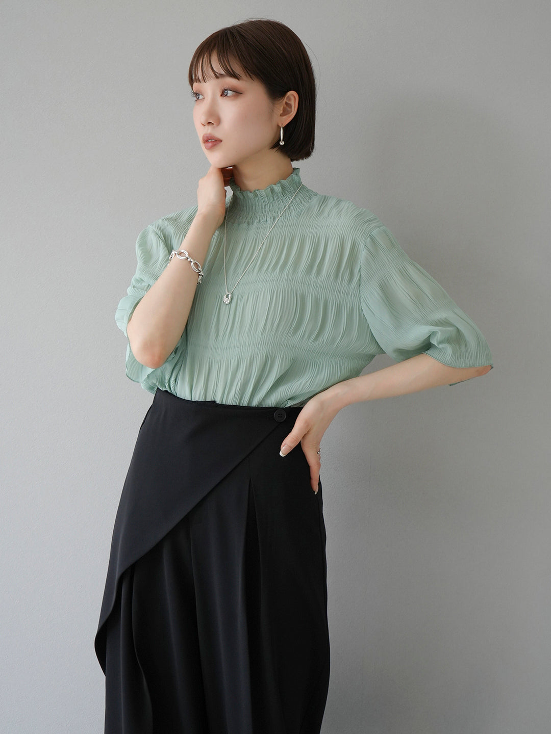 [Pre-order] Shirring Chiffon Half Sleeve Blouse/Mint